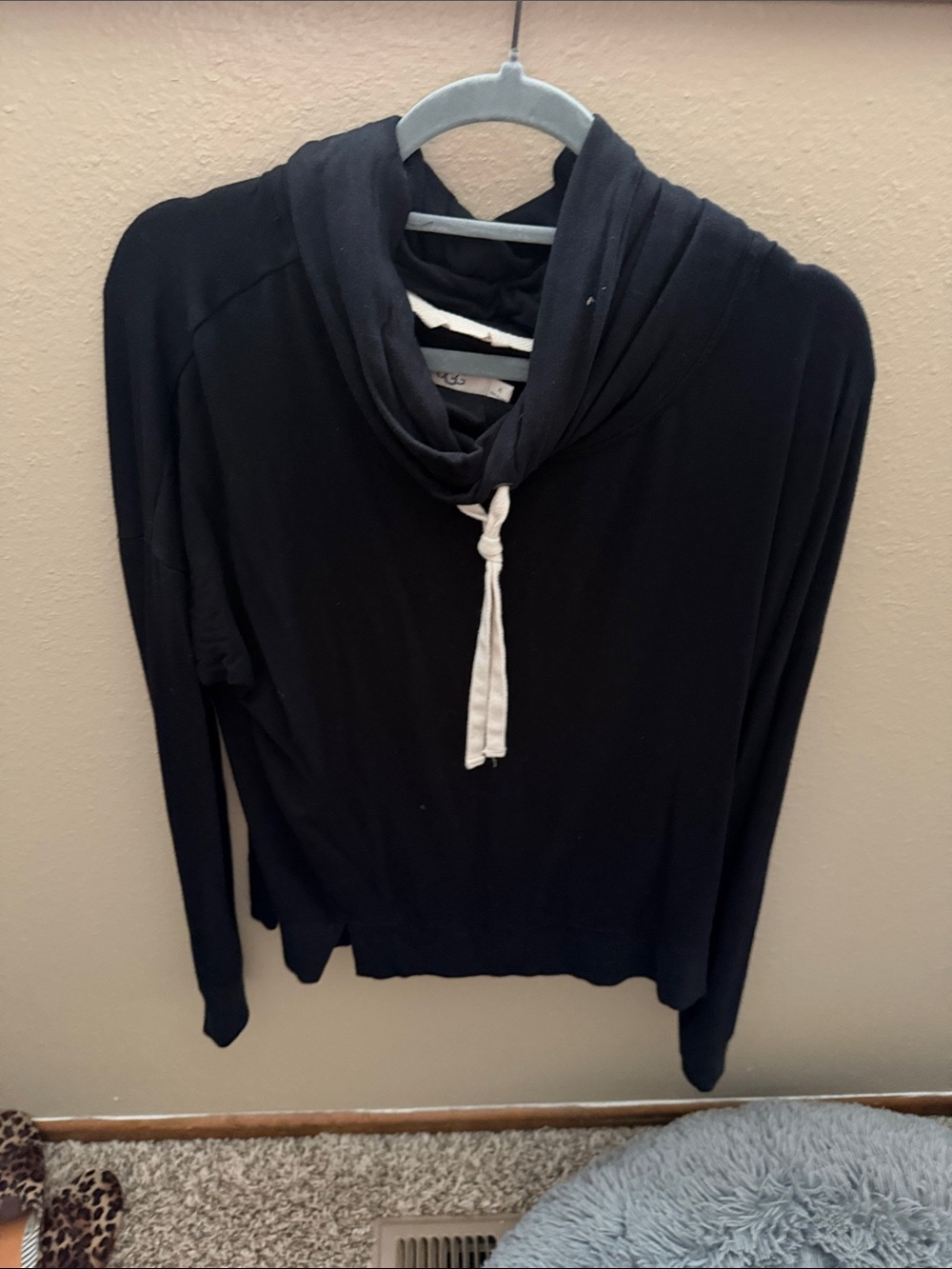 (41)UGG Black Pullover Hoodie with White Drawstring
